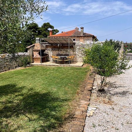 Holiday Home Stancija Becic Mugeba Екстериор снимка