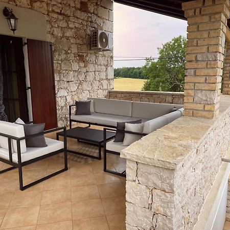 Holiday Home Stancija Becic Mugeba Екстериор снимка