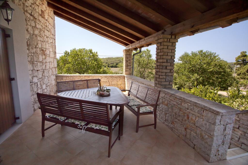 Holiday Home Stancija Becic Mugeba Екстериор снимка
